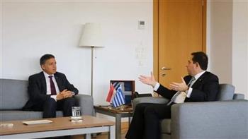 سفير مصر بأثينا يبحث مع وزير الهجرة اليوناني بدء تفعيل الاتفاق الموقع بين البلدين 