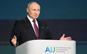 بوتين يستشهد بنظام "الحوالات" الشرقي ويدعو لتأسيس نظام مدفوعات عالمي مستقل