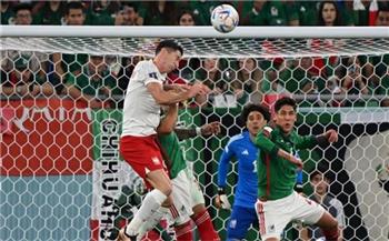 كأس العالم 2022.. زيلينسكي يحرز الهدف الأول لبولندا أمام السعودية