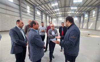 محافظ بورسعيد يتفقد مصنع إنتاج الأعلاف بجنوب بورسعيد