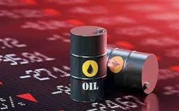 النفط يهبط أكثر من دولار وبرنت يسجل 82.62 دولار