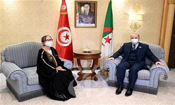 رئيس الوزراء الجزائري يلتقي بنظيرته التونسية