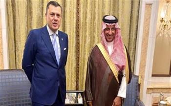 وزير السياحة يعقد اجتماعين مع نظيريه السعودي والبرتغالي