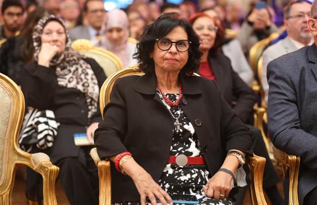 نادية زخاري تلقي كلمة رئيسة المجلس القومي للمرأة في ختام نسخة برنامج لوريال يونسكو
