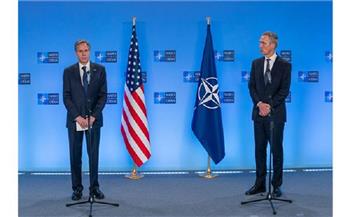 ​وزير الخارجية الأمريكي وأمين عام الناتو يناقشان استمرار دعم أوكرانيا