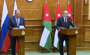 وزير الخارجية الروسي يرحب بنتائج القمة العربية في الجزائر