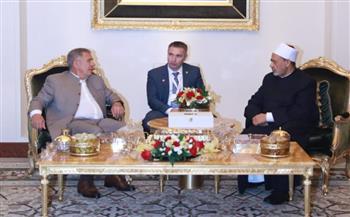 الإمام الأكبر لرئيس تتارستان: الأزهر ومجلس حكماء المسلمين يقودان جهودا لتعزيز قيم الحوار