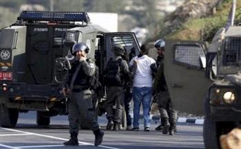 الاحتلال يعتقل ثلاثة مواطنين من الخليل
