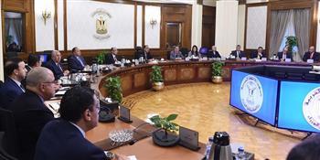 رئيس الوزراء يوضح مهام اللجنة الوزارية للإنتاج