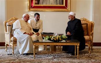 لقاء الأخوة الإنسانية يتجدد في البحرين.. شيخ الأزهر يلتقي البابا فرنسيس