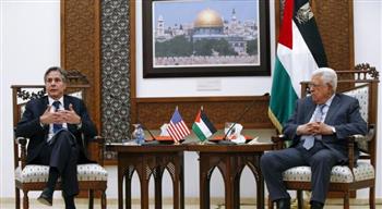 بلينكن يطالب محمود عباس بوقف عاجل للتصعيد في الضفة الغربية