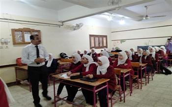 أنشطة متنوعة لثقافة أحمد بهاء الدين بمدرسة الوليدية الثانوية للبنات بأسيوط 