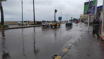 استمرار شحن البضائع وتداول الحاويات بالميناء رغم سقوط أمطار متوسطة على الإسكندرية
