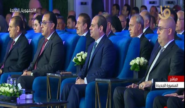 الرئيس السيسي يشاهد فيلما تسجيليا عن مبادرة "ابدأ".. (فيديو)