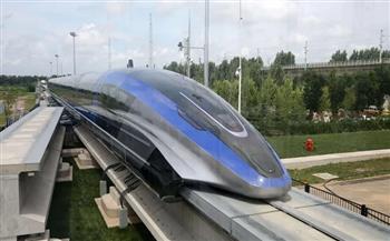 تغريم رجل صيني 455 يورو لامالة ظهر مقعده في القطار
