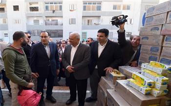 رئيس الوزراء يتفقد محلات تجارية في مدينة 24 أكتوبر بحي فيصل بالسويس