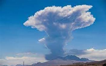 بركان لاسكار في تشيلي يزيد من نشاطه