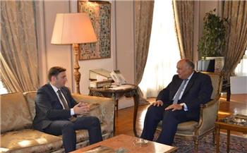 وزير الخارجية ونظيره المقدوني يؤكدان عمق علاقات التعاون بين البلدين