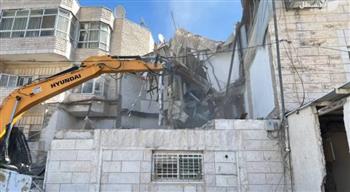 قوات الاحتلال الاسرائيلي تهدم بركسا وأسوارا شمال غرب القدس