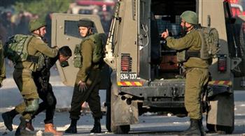قوات الاحتلال تشن حملة اعتقالات واسعة طالت 22 فلسطينيا في الضفة الغربية