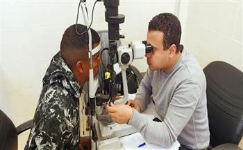 تنظيم قافلة طبية لأمراض العيون بوحدة الرعاية الصحية برأس غارب