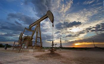 النفط يرتفع ويتجه صوب ختام الأسبوع مرتفعاً برغم المخاوف الاقتصادية