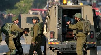 قوات الاحتلال تعتقل أربعة فلسطينيين في الضفة الغربية