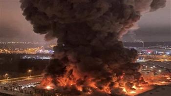 اندلاع حريق ضخم في مستودع بمدينة فلاديفوستوك