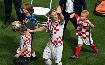 كأس العالم 2022.. «مودريتش» يحتفل ببرونزية المونديال مع أطفالة | صور 