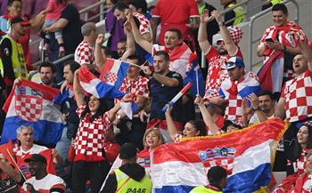 كأس العالم 2022.. جماهير كرواتيا تشعل المدرجات في مباراة المغرب 