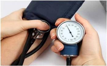 ماذا تفعل عند انخفاض ضغط الدم؟.. 8 نصائح من هيئة الدواء