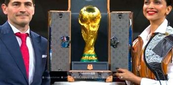 نهائي كأس العالم 2022.. «كاسياس» وديبيكا بادوكون يقدمان نسخة المونديال