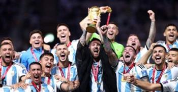 كأس العالم 2022.. ميسي بالزي العربي يرفع لقب المونديال