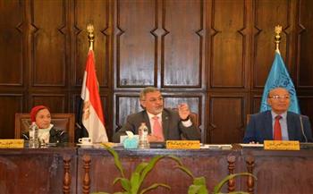 نائب رئيس جامعة الإسكندرية يوجه بسرعة الإنتهاء من الاستعدادات الخاصة بامتحانات نهاية الفصل الدراسي الأول