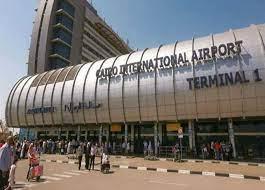 إحباط محاولة تهريب 126 عملة أثرية بمطار القاهرة