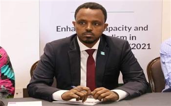 الحكومة الصومالية تقرر إغلاق مئات الصفحات بمواقع التواصل الاجتماعي المنسوبة لمليشيات "الشباب"