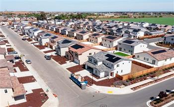 وتيرة بناء المنازل في الولايات المتحدة تسجل مستوى انخفاض قياسي