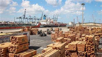 ميناء دمياط: معدلات العمل لم تتأثر بالتقلبات الجوية.. وتداول 33 سفينة للحاويات والبضائع العامة