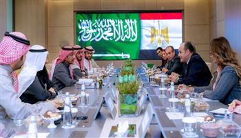 وزير الصناعة يبحث مع كبار المسؤولين السعوديين سبل الارتقاء بالعلاقات الاقتصادية بين البلدين 