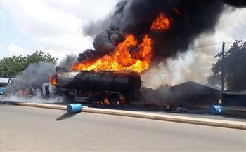 ارتفاع حصيلة قتلى انفجار شاحنة وقود في جنوب أفريقيا إلى 15 شخصا 
