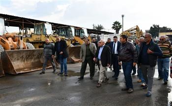 محافظ بورسعيد يتفقد عددًا من السيارات والمعدات بعد رفع كفاءتها