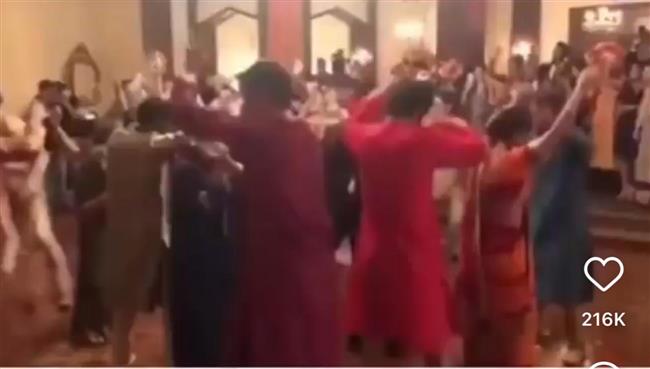 فرح هندى.. الأرض تبتلع المعازيم في فيديو صادم 