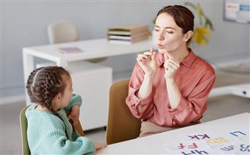 طبيب نفسي: عسر الكلام منتشر بين الأطفال بنسبة تصل لـ12%