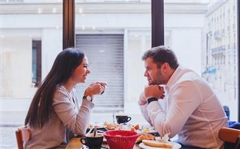 دراسة حديثة.. المرأة المتزوجة أكثر إقبالا على تناول الطعام