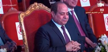 الرئيس السيسي يبكي متأثرا بكلمات أشرف عبد الباقي في حفل «قادرون باختلاف» «فيديو»