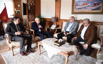 محافظ بورسعيد يستقبل ممثلي شركة المقاولون العرب لبحث سبل التعاون
