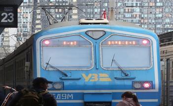 السكك الحديدية الأوكرانية تعلن تأخر القطارات بسبب انقطاع التيار الكهربائي