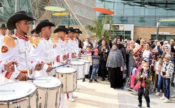 إدارة الموسيقات العسكرية تشارك في إقامة حفل لأطفال مستشفى 57357