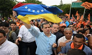 جوايدو يعلن تأجيل قرار المعارضة بشأن الحكومة الموقتة في فنزويلا