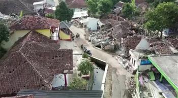 زلزال بقوة 6.4 درجة يضرب جزيرة جاوة الإندونيسية